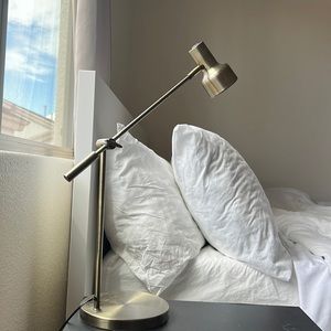 Gold lamp - Threshold